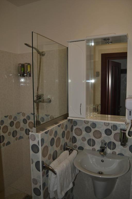 Skytech Most City Hotel 19 Floor Panoramic View Dnipro Room photo